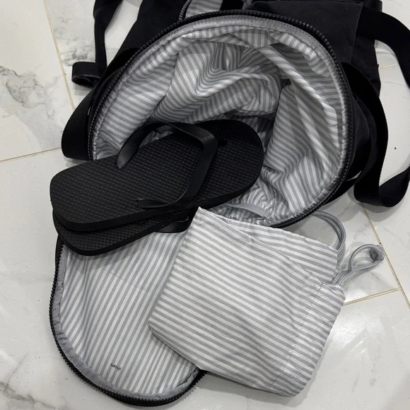 lululemon athletica Black Duffel Bag - Picture 6 of 8